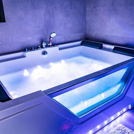 Domek Hot Tub Jacuzzi Chillout Kolobrzeg Luaran gambar