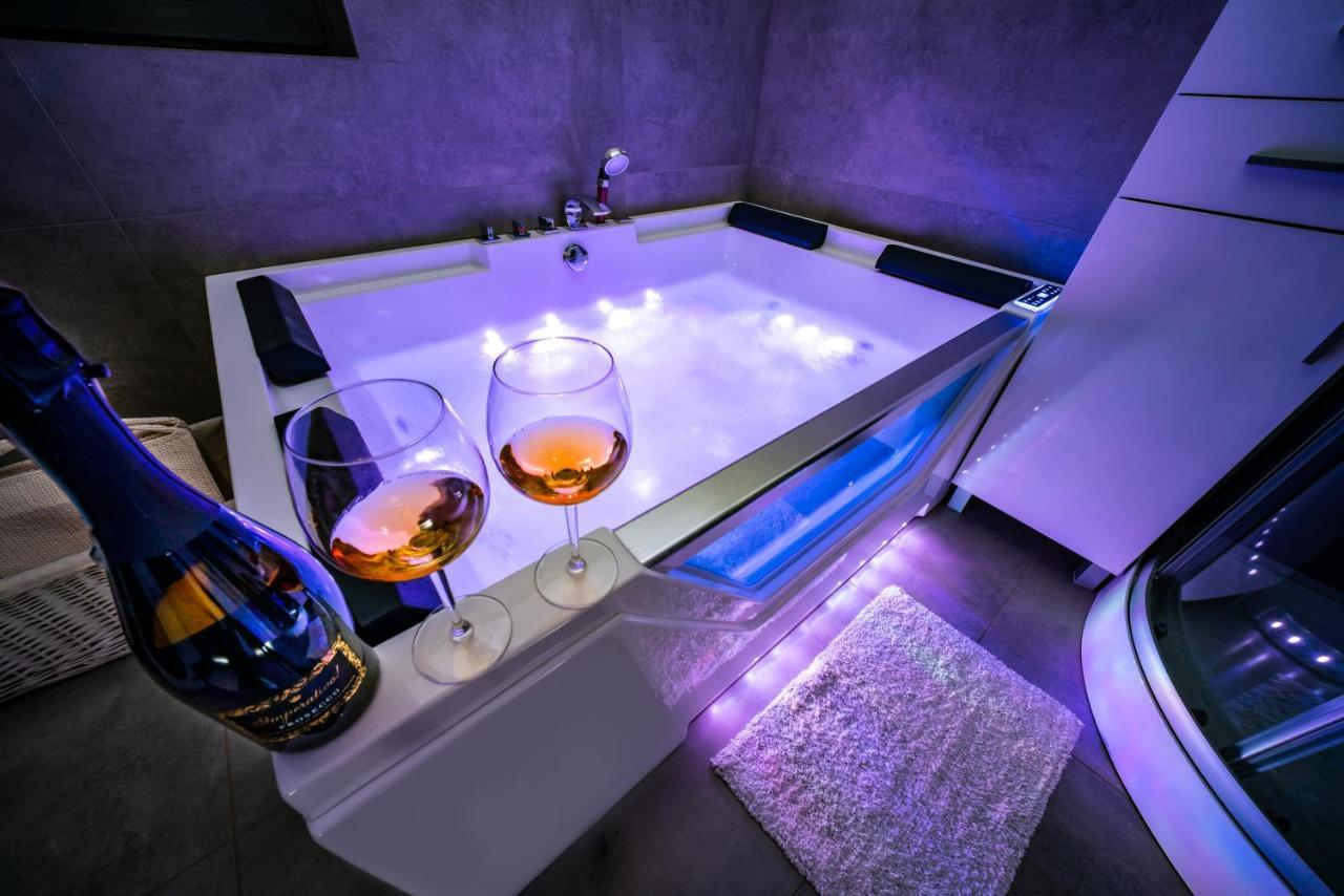 Domek Hot Tub Jacuzzi Chillout Kolobrzeg Luaran gambar